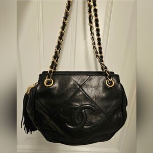 🚨 SALE🚨 Chanel Quilted Black Shoulder Bag